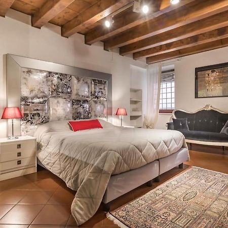 דירות ורונה Residenza Angels @Piazzadelleerbe מראה חיצוני תמונה
