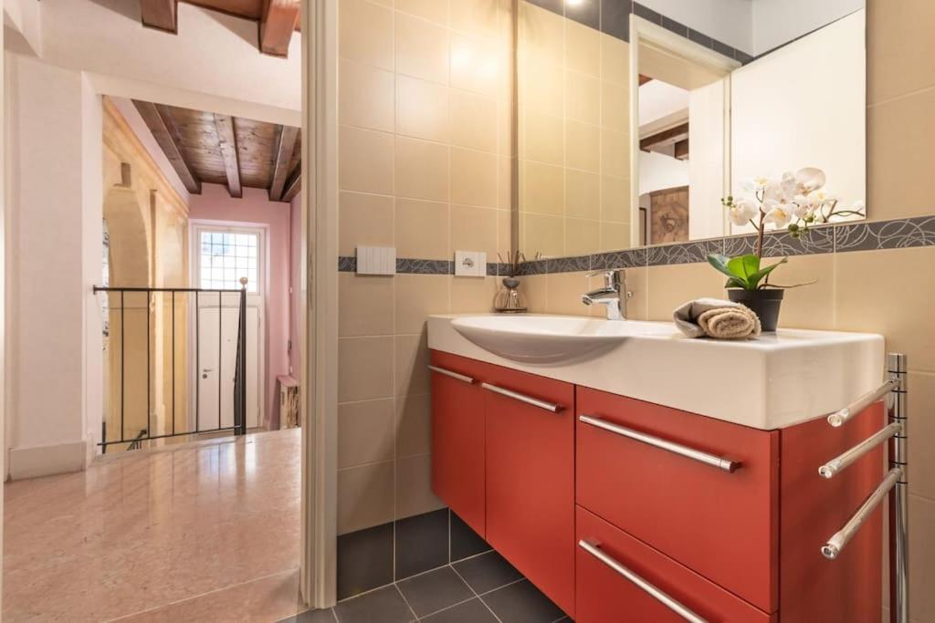 דירות ורונה Residenza Angels @Piazzadelleerbe מראה חיצוני תמונה